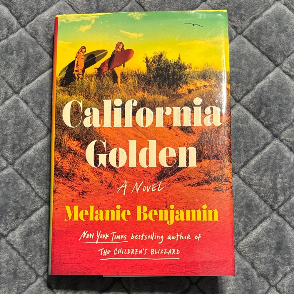 2 books for $6‼️
California Golden Novel by Melanie Benjamin